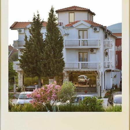 Guest House Lukac Бар Экстерьер фото