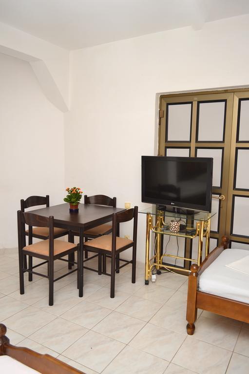 Guest House Lukac Бар Экстерьер фото