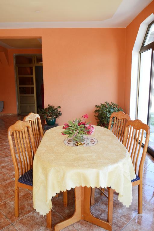 Guest House Lukac Бар Экстерьер фото