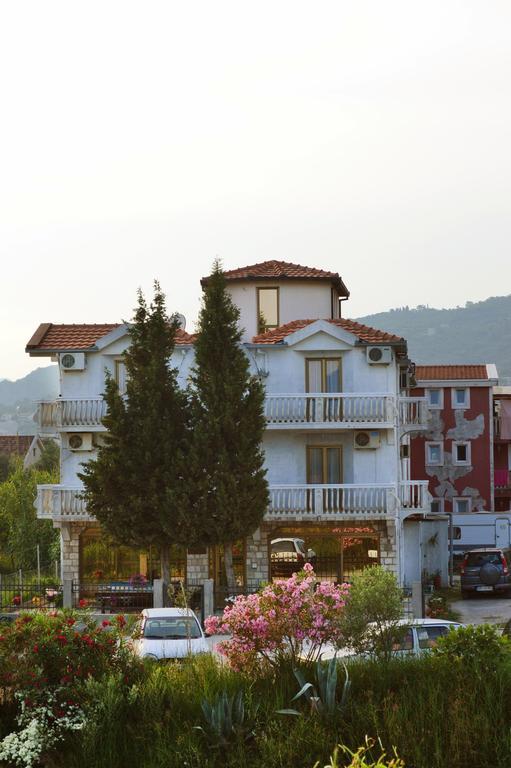 Guest House Lukac Бар Экстерьер фото